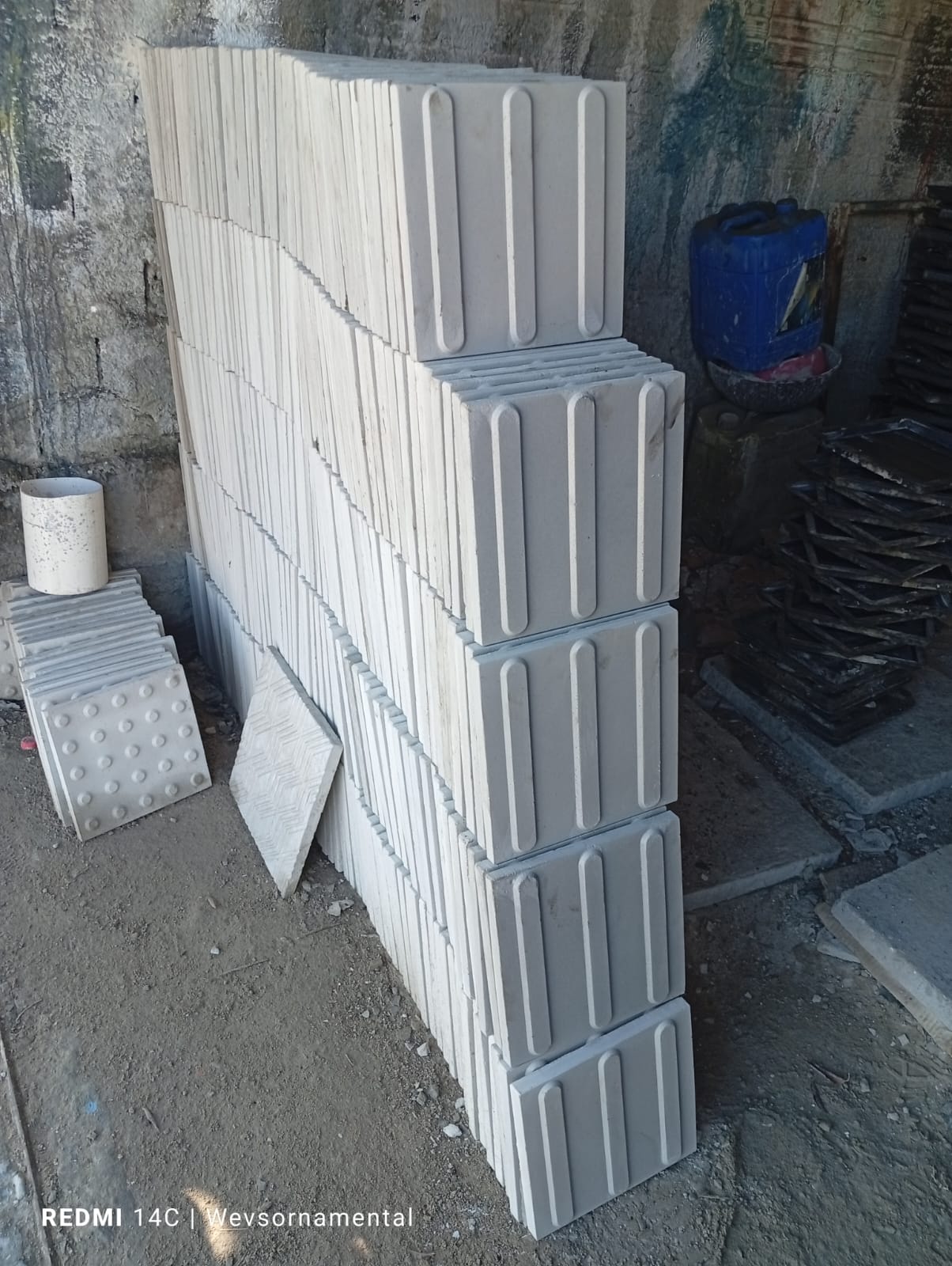 Piso direcional 25cm x 25cm