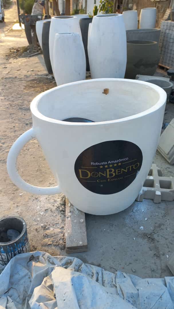 Vaso Xícara - (64x60) R$300,00